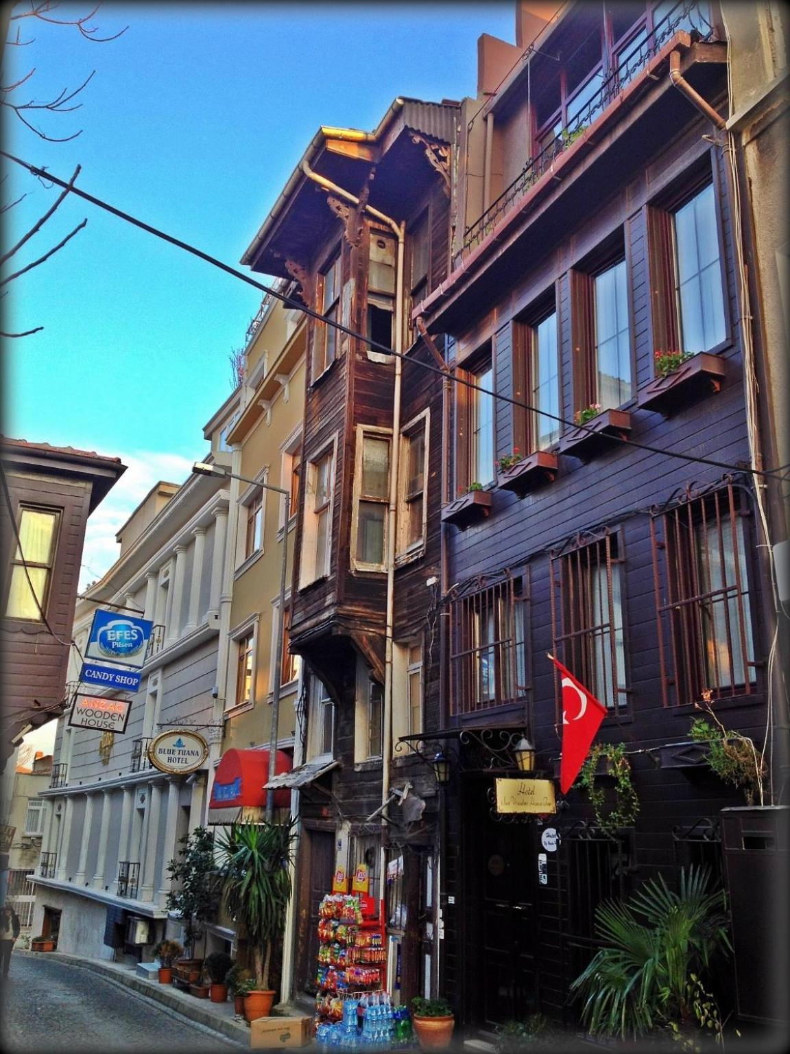 Naz Wooden House Inn Istanboel Buitenkant foto