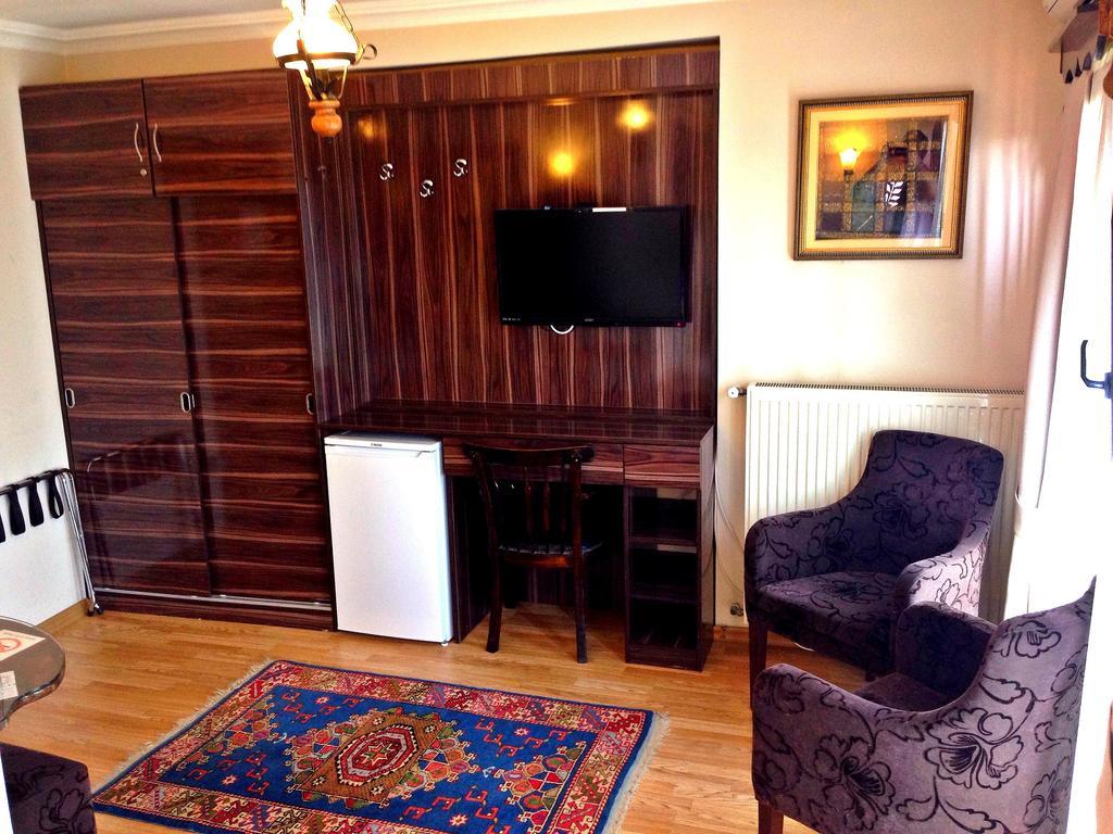 Naz Wooden House Inn Istanboel Buitenkant foto