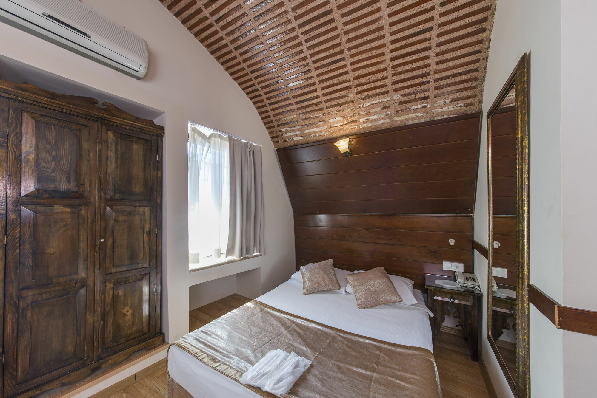 Naz Wooden House Inn Istanboel Buitenkant foto