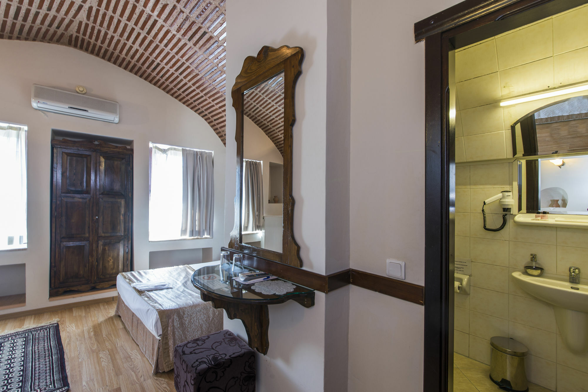Naz Wooden House Inn Istanboel Buitenkant foto